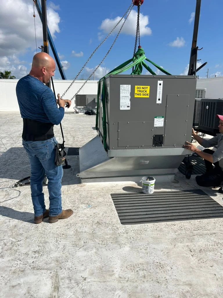 Commercial rooftop installation from AdK Top-Cooling’s project gallery