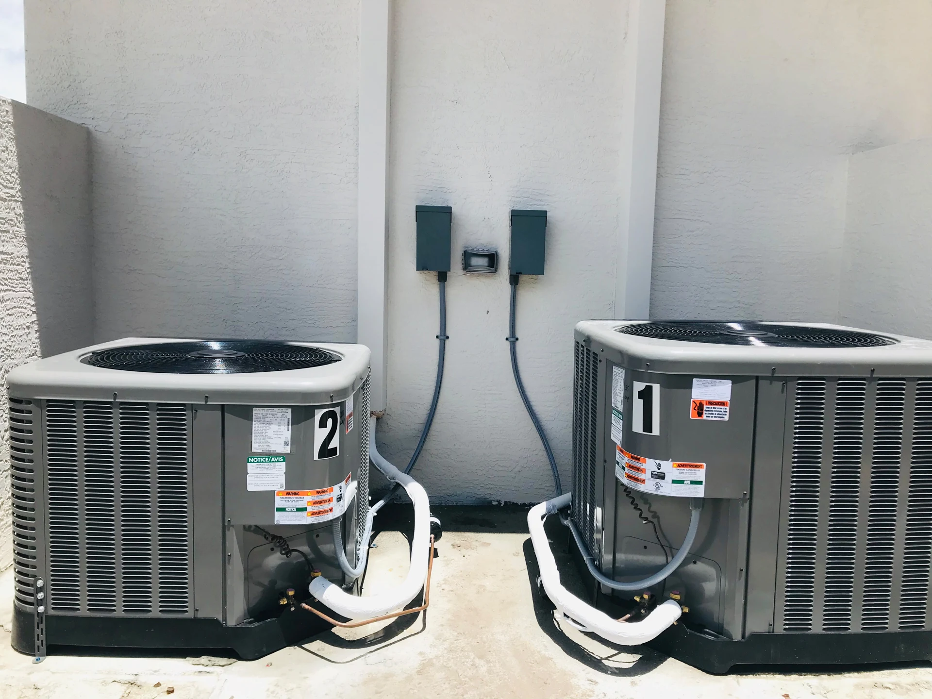 Outdoor condenser installation from AdK Top-Cooling’s project gallery